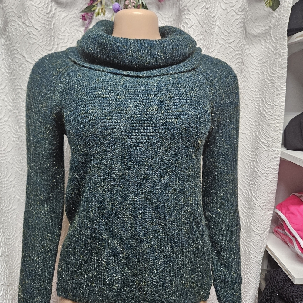 Elegant Green Turtleneck Sweater